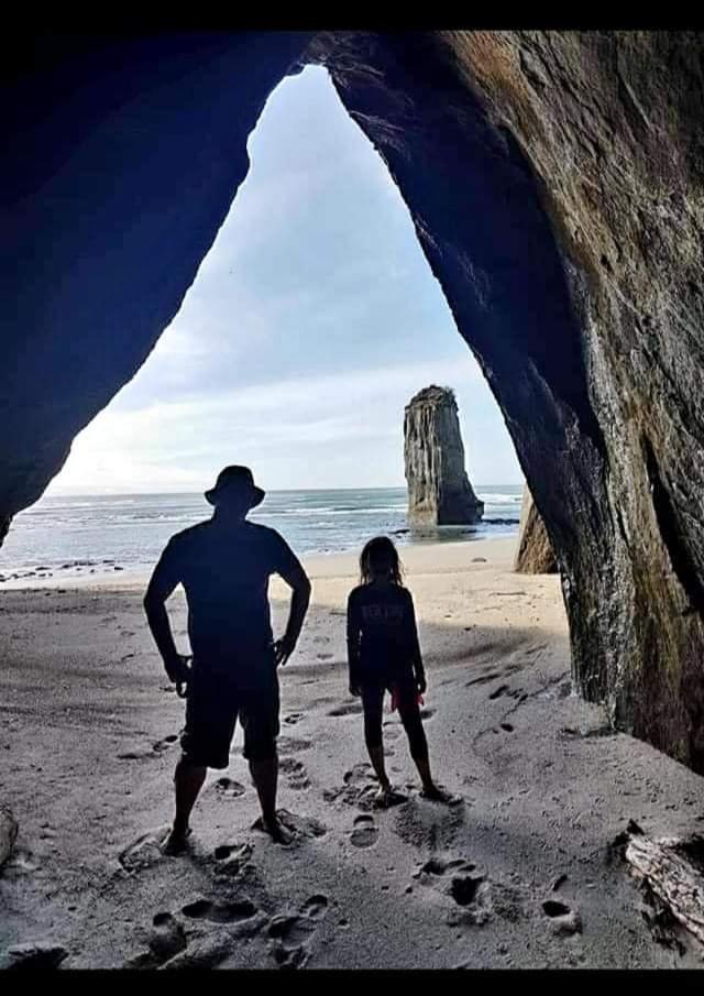 The Hole In The Rock Yurt Hotel Cape Foulwind ภายนอก รูปภาพ