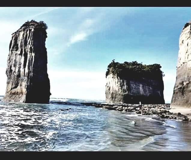 The Hole In The Rock Yurt Hotel Cape Foulwind ภายนอก รูปภาพ
