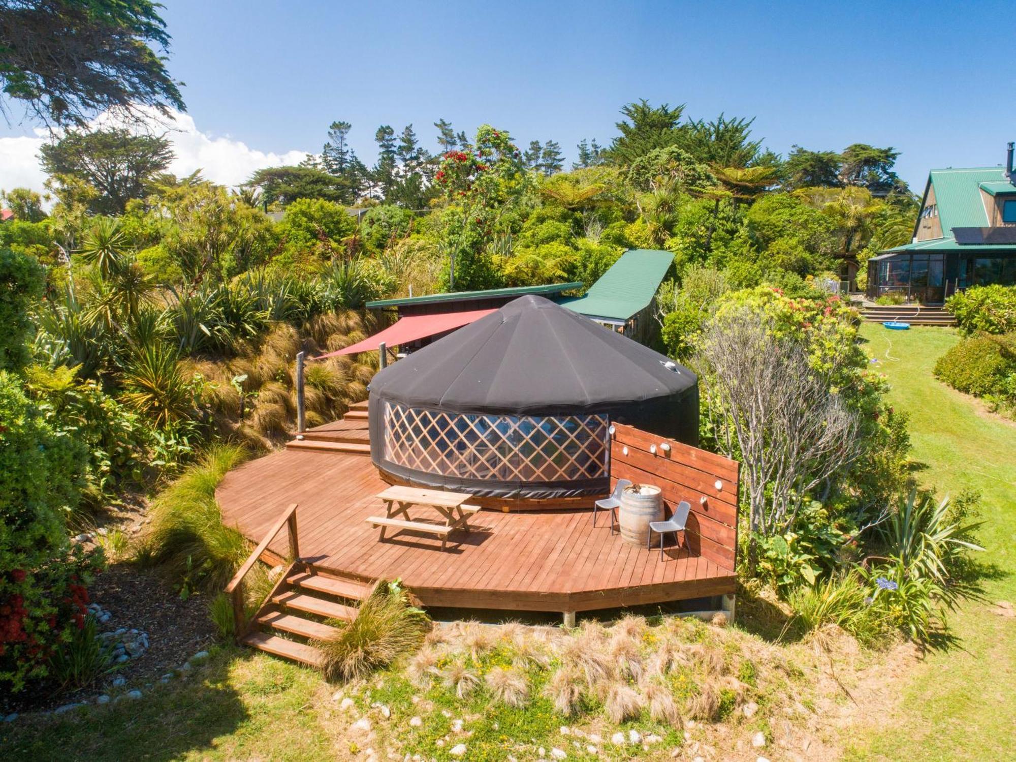 The Hole In The Rock Yurt Hotel Cape Foulwind ภายนอก รูปภาพ